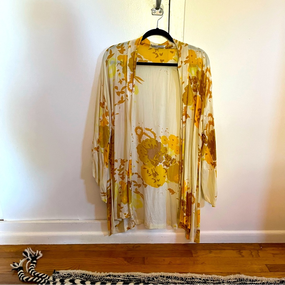 Novella Royale golden gardener hitch hiker kimono